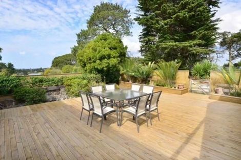 Photo of property in 120 Chamberlain Road, Massey, Auckland, 0614