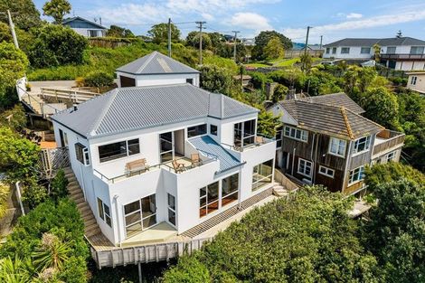 Photo of property in 37 Kahu Road, Paremata, Porirua, 5024