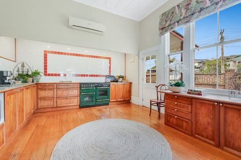 Photo of property in 14 Nelson Street, Helensville, 0800