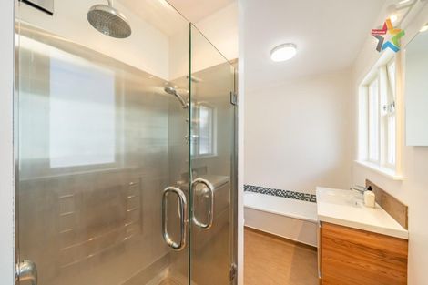 Photo of property in 4/204 Muritai Road, Eastbourne, Lower Hutt, 5013