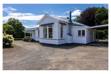 Photo of property in 54 Alfredton Road, Eketahuna, 4900