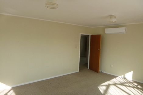Photo of property in 62 Tiroroa Avenue, Te Atatu South, Auckland, 0610