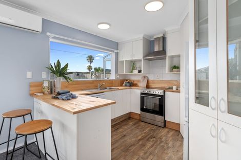 Photo of property in 9 Whitby Place, Welcome Bay, Tauranga, 3112