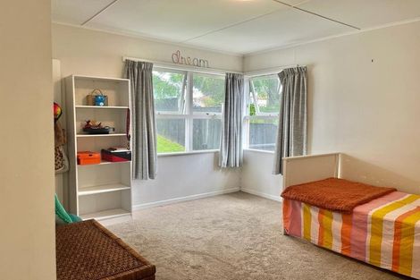 Photo of property in 1 Christina Avenue, Te Atatu South, Auckland, 0602