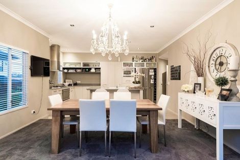 Photo of property in 5 Chateau Rise, Flat Bush, Auckland, 2016