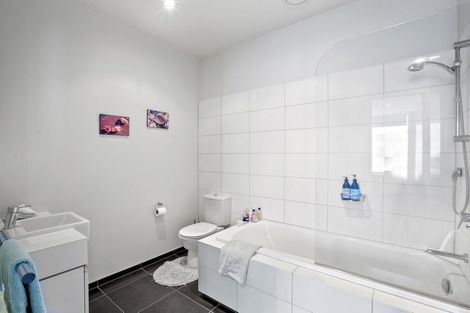 Photo of property in 22 Liardet Apartments, 302/22 Liardet Street, New Plymouth, 4310