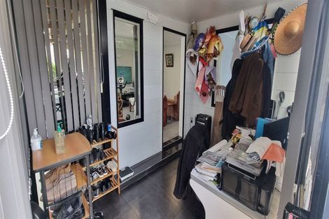 Photo of property in 8a Fruitvale Road, New Lynn, Auckland, 0600