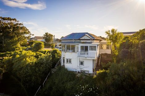 Photo of property in 108 Seatoun Heights Road, Seatoun, Wellington, 6022