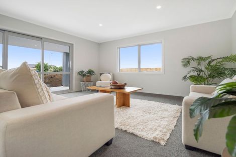 Photo of property in 32 Costello Drive, Ngatea, 3503