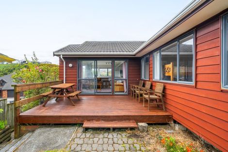 Photo of property in 5 Longmont Terrace, Churton Park, Wellington, 6037