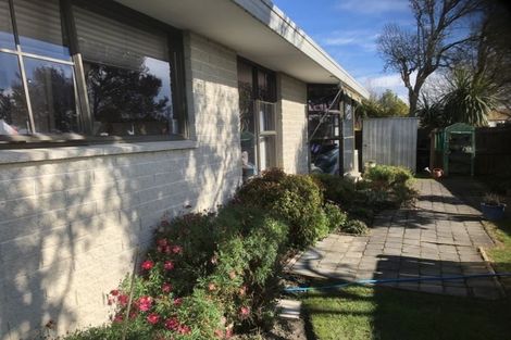 Photo of property in 37 Karnak Crescent, Russley, Christchurch, 8042