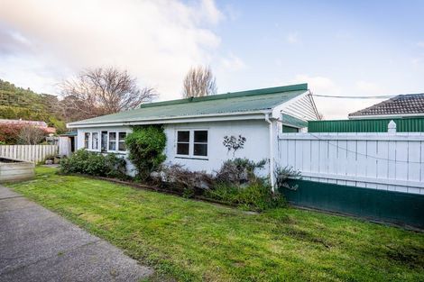 Photo of property in 32 Petherick Street, Taita, Lower Hutt, 5011