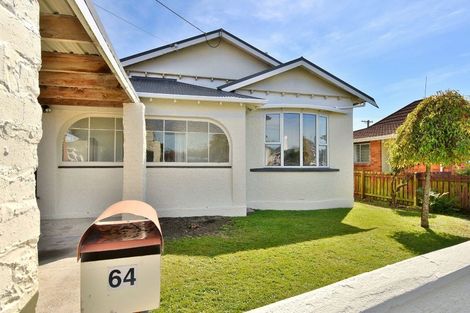 Photo of property in 64 Hargest Crescent, Saint Kilda, Dunedin, 9012