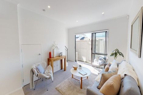 Photo of property in 22 Pepene Avenue, Takanini, 2112