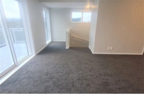 Photo of property in 18 Kopua Place, Whitby, Porirua, 5024