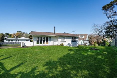 Photo of property in 18 Dellwood Avenue, Henderson, Auckland, 0612