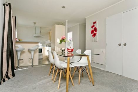 Photo of property in 4 Owl Court, Unsworth Heights, Auckland, 0632