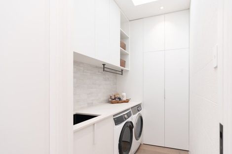 Photo of property in 23 Ferry Street, Seatoun, Wellington, 6022