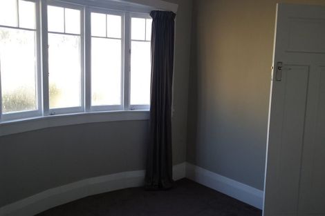 Photo of property in 5a Queen Mary Avenue, New Lynn, Auckland, 0600
