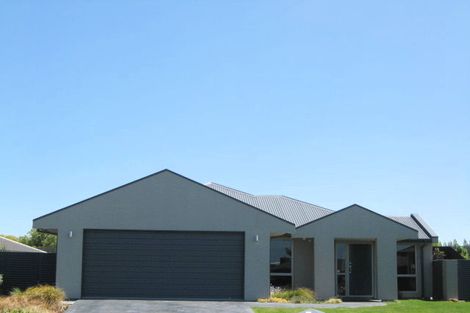 Photo of property in 11 Willowview Drive, Redwood, Christchurch, 8051