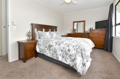 Photo of property in 22 Hand Road, Helensville, 0800