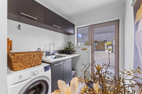 Photo of property in 298 Huatoki Street, Upper Vogeltown, New Plymouth, 4310