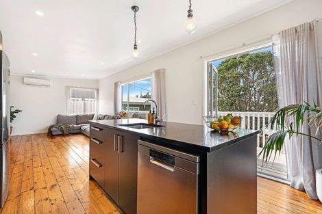 Photo of property in 8 James Mcleod Road, Shelly Beach, Helensville, 0874