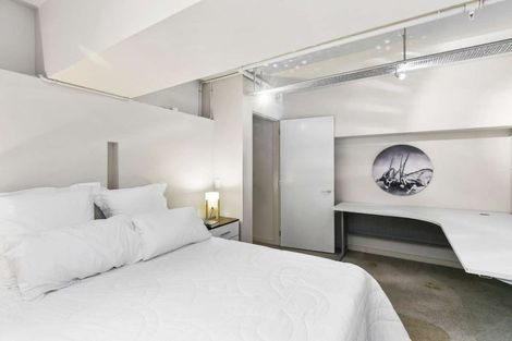 Photo of property in Stadium Garden Flats, 113/107 Thorndon Quay, Pipitea, Wellington, 6011