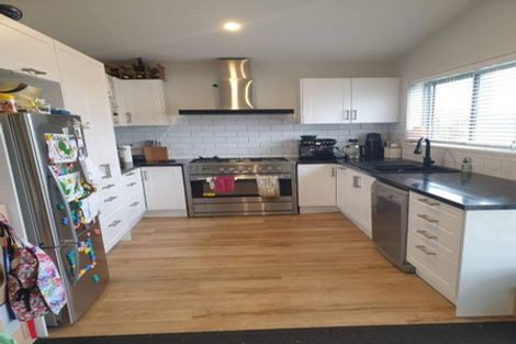Photo of property in 32 Young Garden Lane, Waimauku, 0881