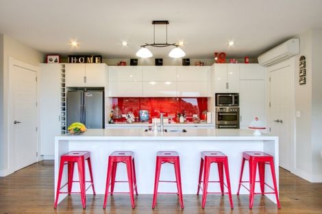 Photo of property in 81 Kent Terrace, Taradale, Napier, 4112