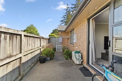 Photo of property in 102u9 Old Farm Road, Hamilton East, Hamilton, 3216