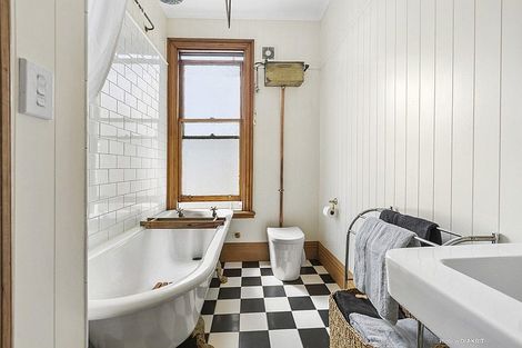 Photo of property in 164 Tasman Street, Mount Cook, Wellington, 6021