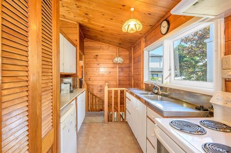 Photo of property in 114 Woodglen Road, Glen Eden, Auckland, 0602
