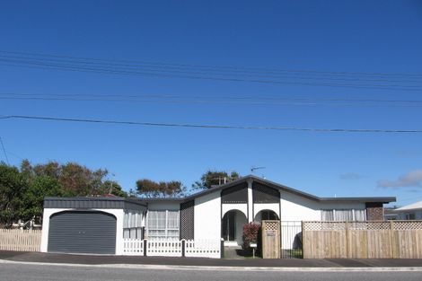 Photo of property in 74a Rotherham Terrace, Miramar, Wellington, 6022