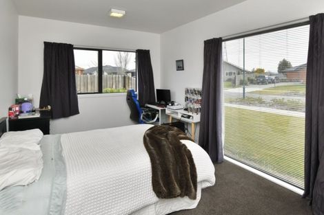 Photo of property in 46 Huntingdon Drive, Rangiora, 7400