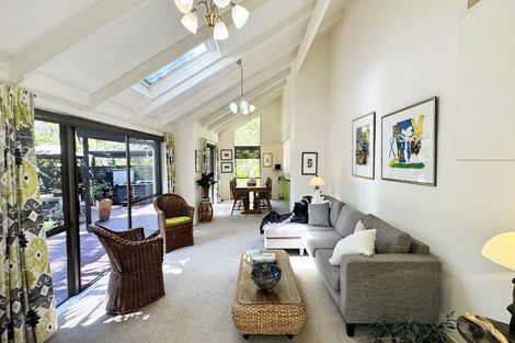 Photo of property in 11 Fitzpatrick Place, Chatswood, Auckland, 0626