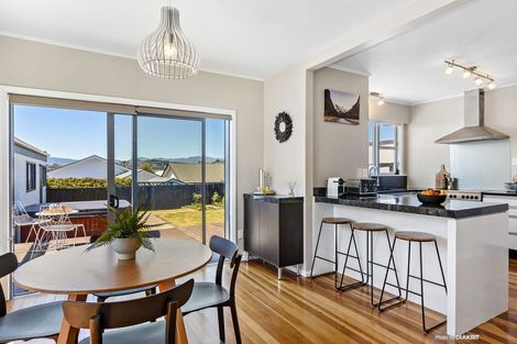 Photo of property in 23 Freyberg Street, Lyall Bay, Wellington, 6022