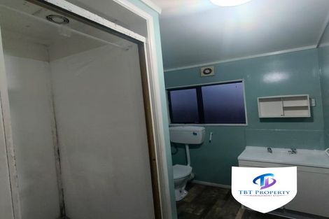 Photo of property in 696 Massey Road, Mangere, Auckland, 2022