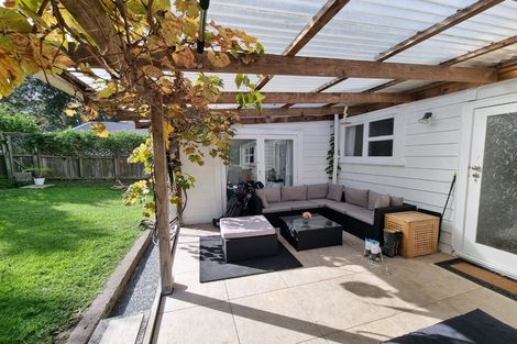 Photo of property in 12 Seabreeze Road, Narrow Neck, Auckland, 0624