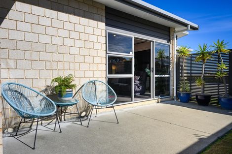 Photo of property in 99 Schnell Drive, Kelvin Grove, Palmerston North, 4414