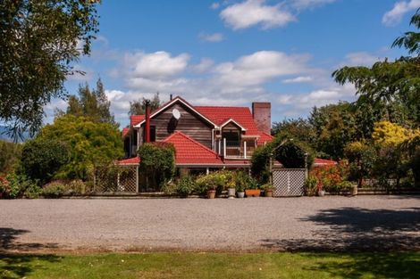 Photo of property in 312 Heatherlea Road East, Levin, 5571