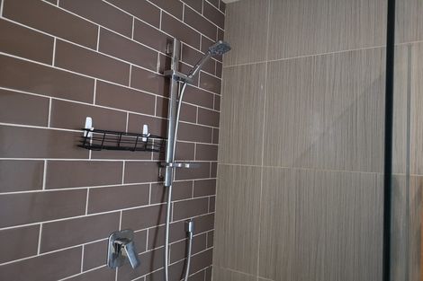 Photo of property in 1/46 Chippendale Crescent, Birkdale, Auckland, 0626