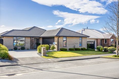 Photo of property in 89 Rannoch Drive, Broomfield, Christchurch, 8042