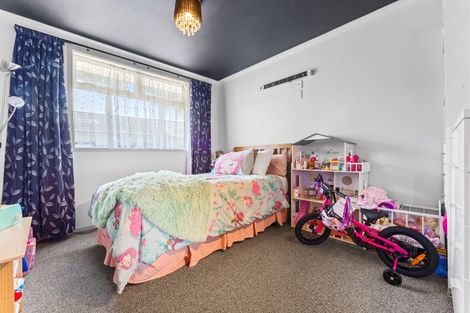 Photo of property in 12 Quo Vadis Place, Red Beach, 0932