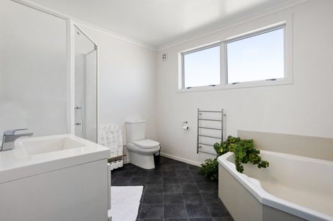 Photo of property in 29 Chiefs Court, Hamilton East, Hamilton, 3216