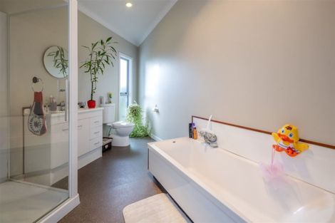 Photo of property in 54 Easton Way, Levin, 5510