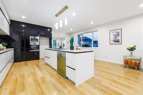 Photo of property in 5 Bridget Court, Red Beach, 0932