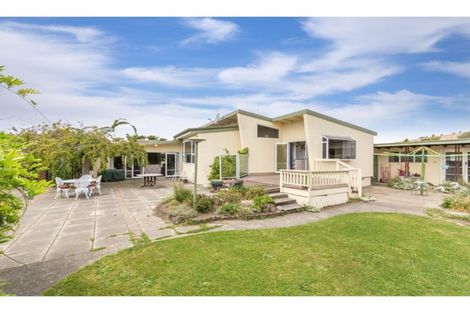 Photo of property in 20 Derrett Place, Saint Martins, Christchurch, 8022