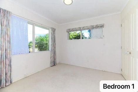 Photo of property in 1 Quartley Place, Huntington Park, Auckland, 2013