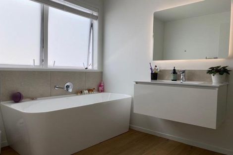 Photo of property in 4 Maeha Drive, Matakana, 0985